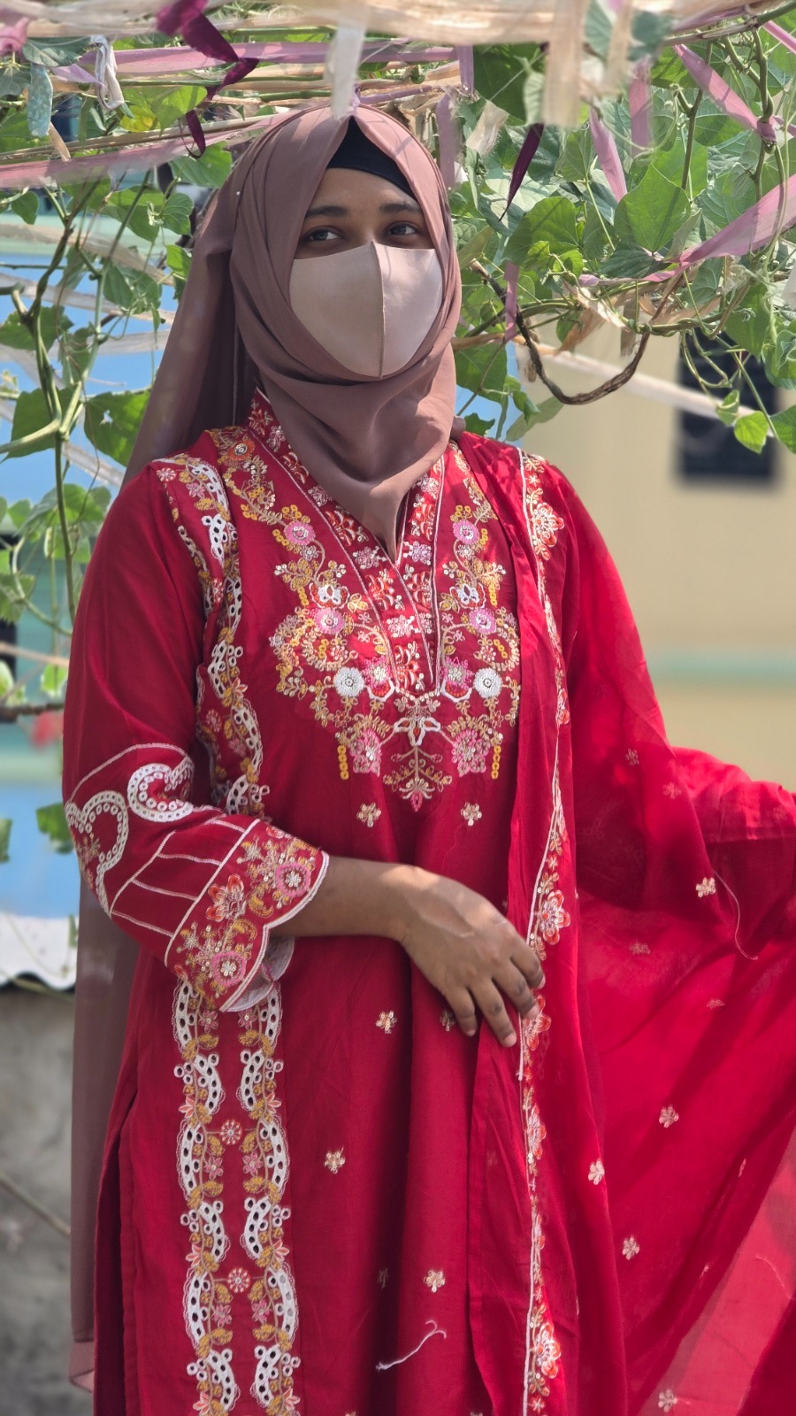 * “গর্জিয়াস লুক আর আরাম—দুটোই একসাথে পেতে চান? আমাদের এই প্রিমিয়াম রেড থ্রি-পিস কালেকশনটি শুধুই আপনার জন্য! 🌹”